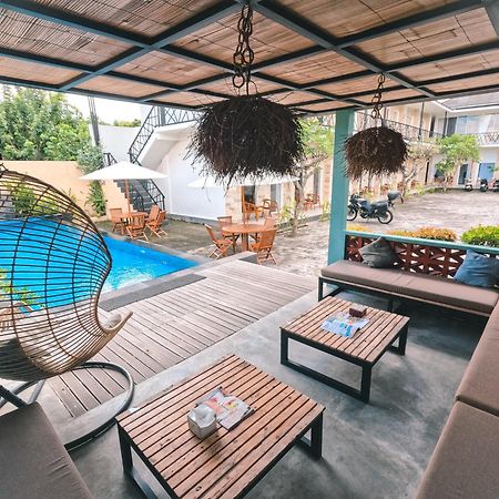 Zavana Rooms & Restaurant Tanjungkarang Luaran gambar