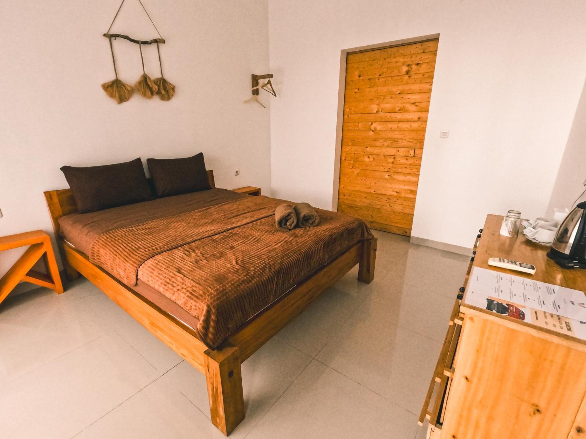 Zavana Rooms & Restaurant Tanjungkarang Luaran gambar