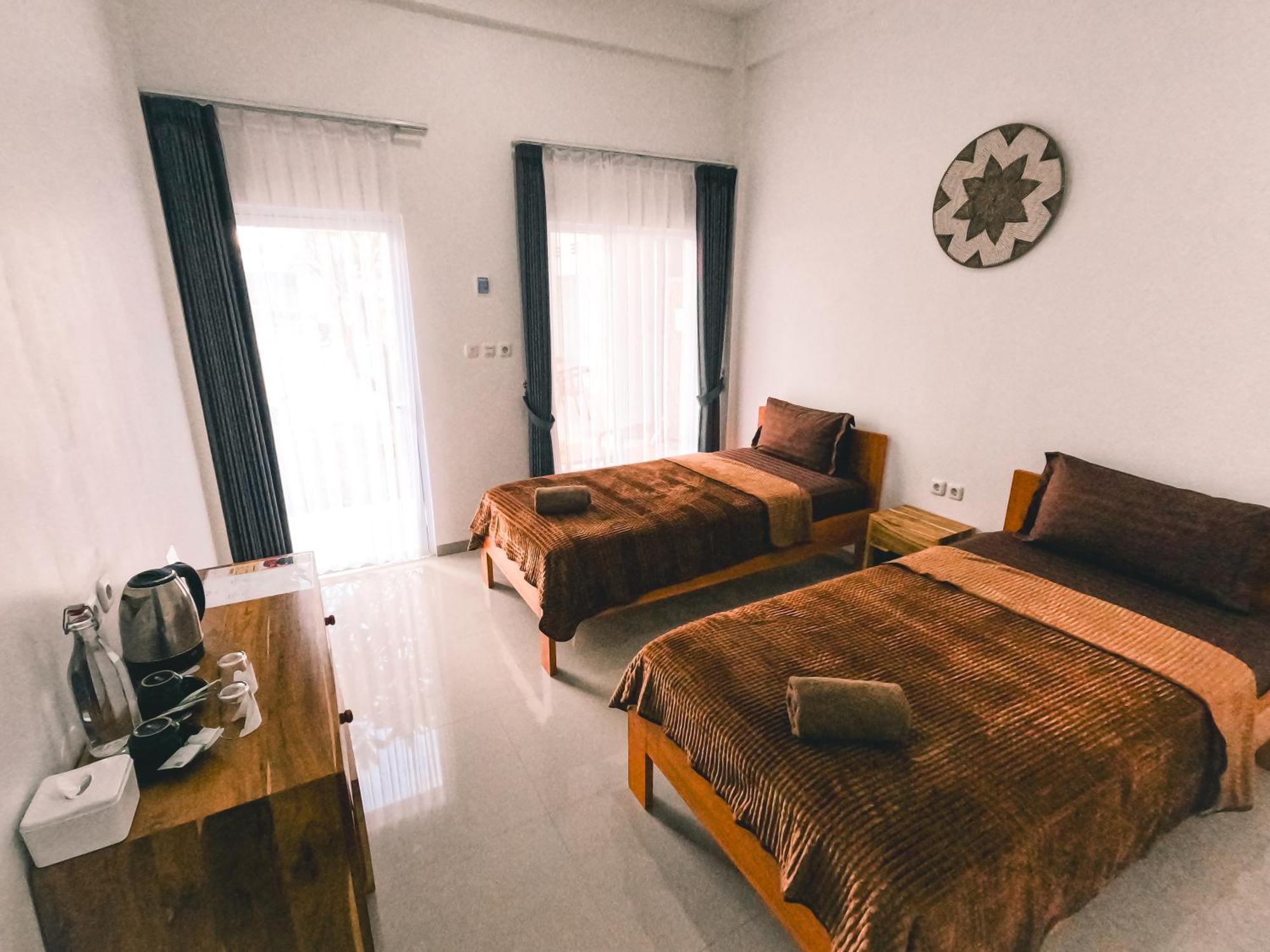 Zavana Rooms & Restaurant Tanjungkarang Luaran gambar
