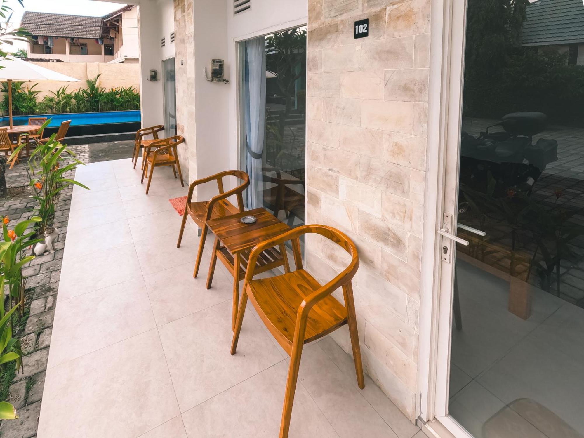Zavana Rooms & Restaurant Tanjungkarang Luaran gambar