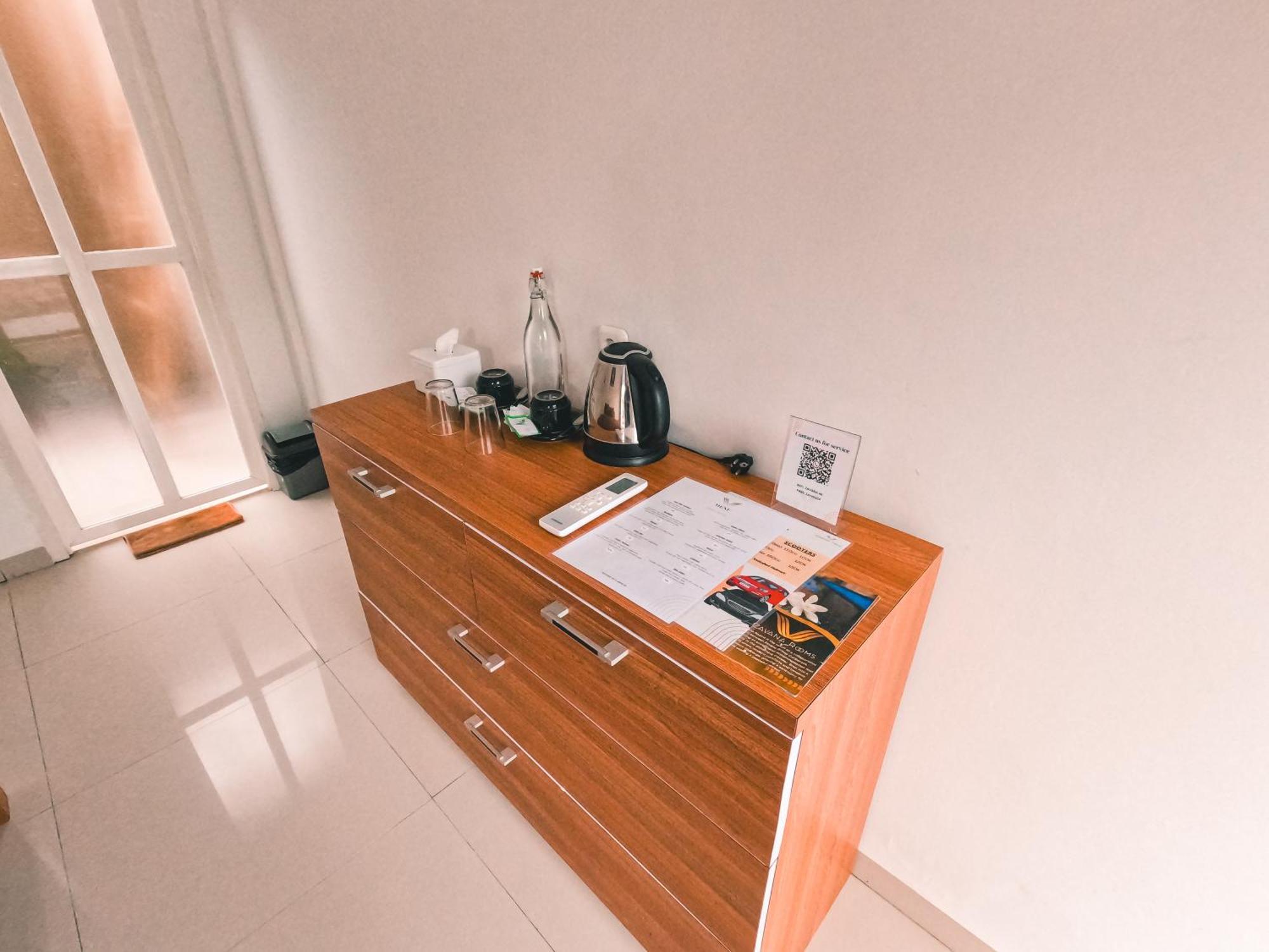 Zavana Rooms & Restaurant Tanjungkarang Luaran gambar