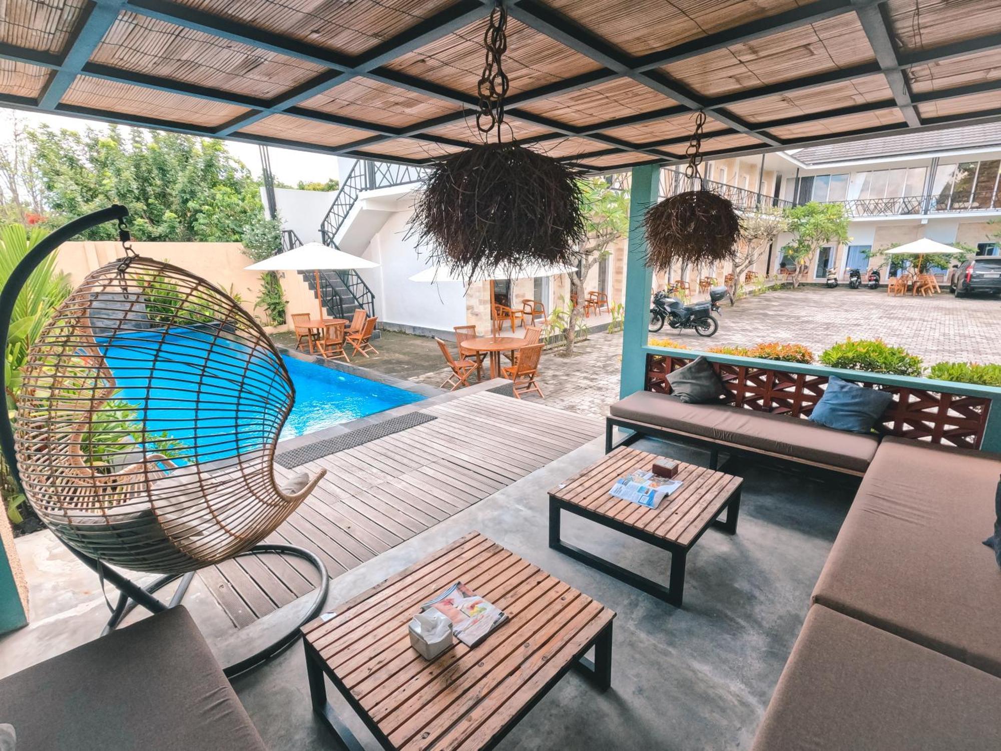 Zavana Rooms & Restaurant Tanjungkarang Luaran gambar