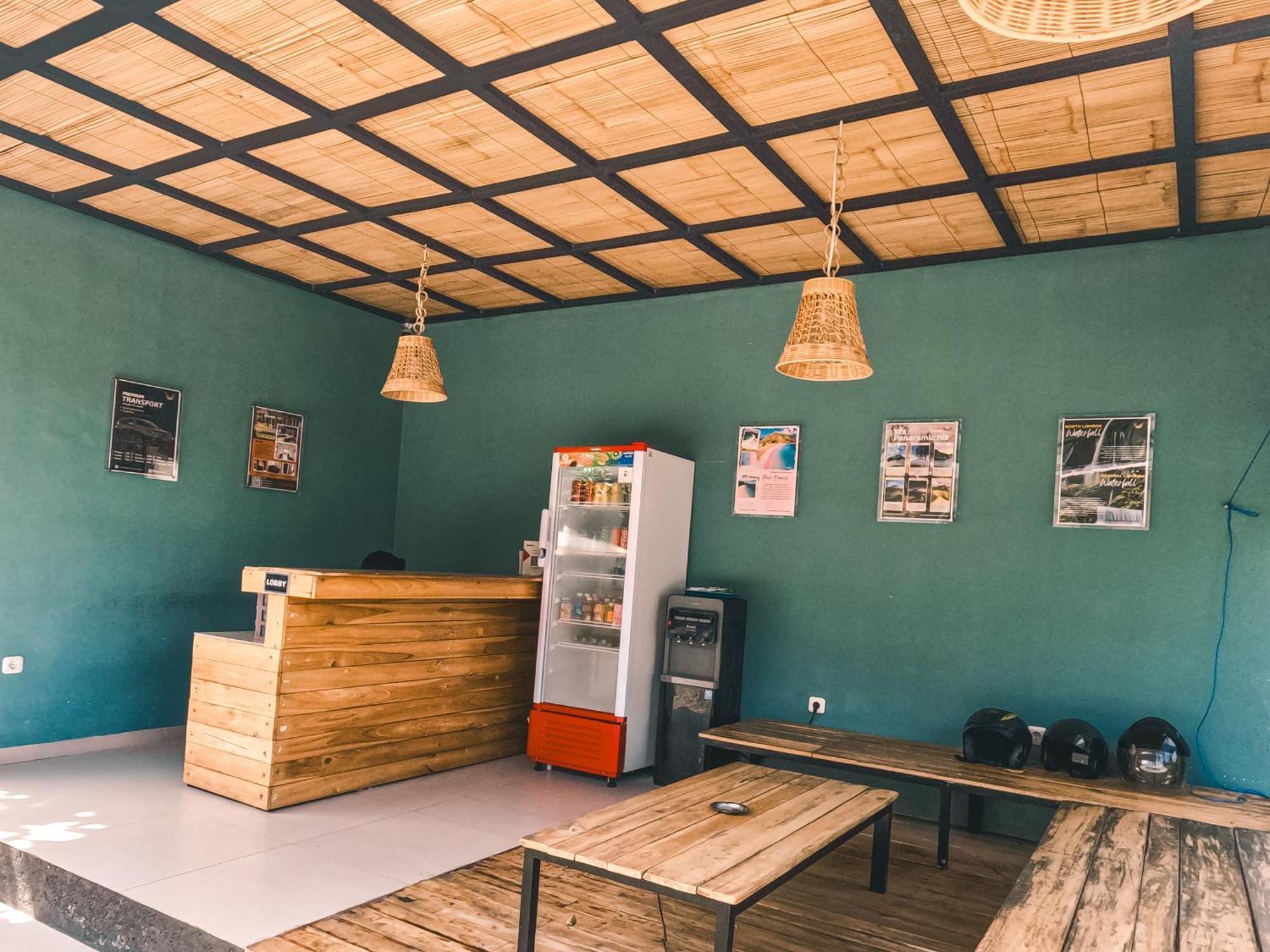 Zavana Rooms & Restaurant Tanjungkarang Luaran gambar