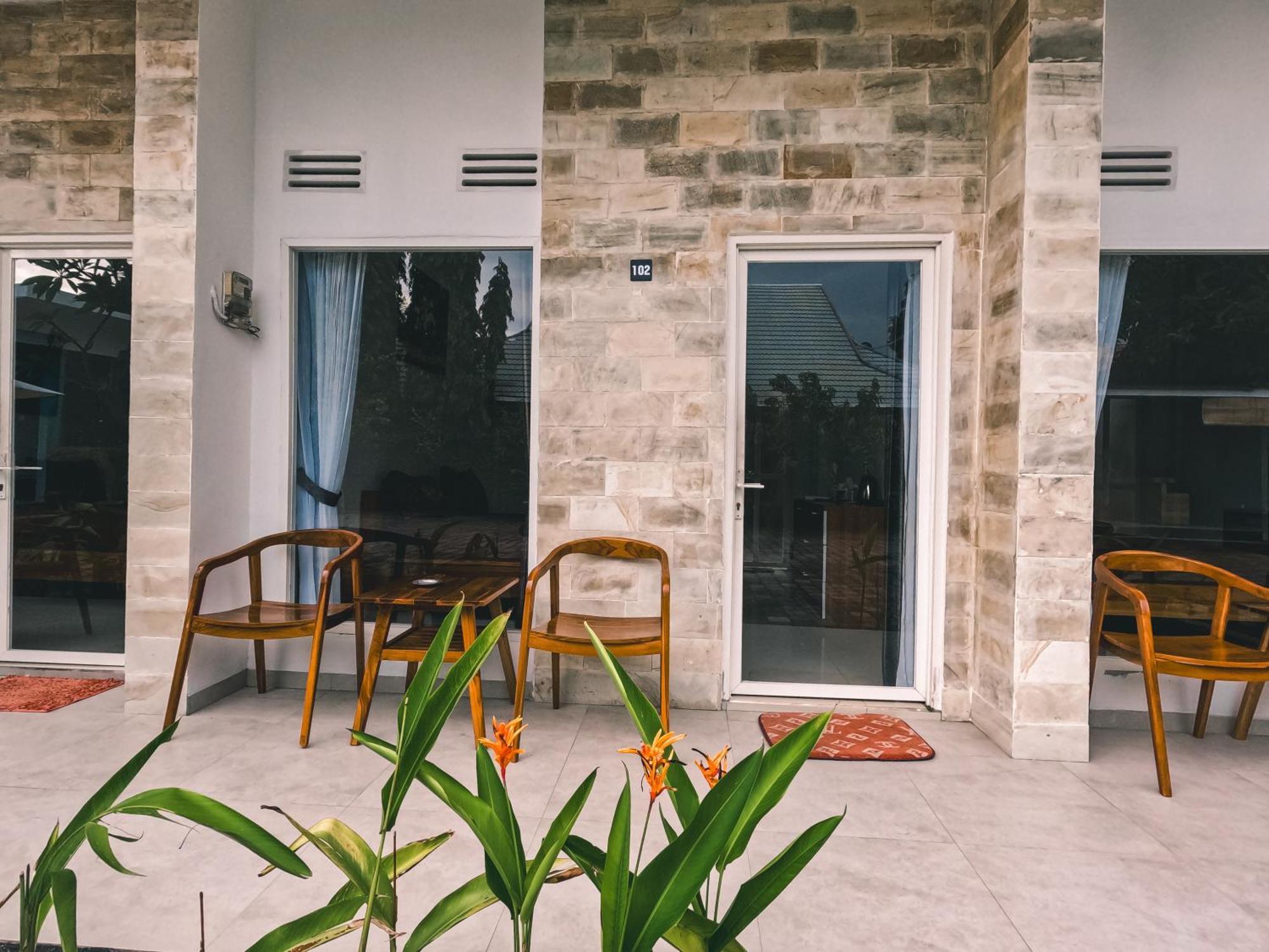 Zavana Rooms & Restaurant Tanjungkarang Luaran gambar